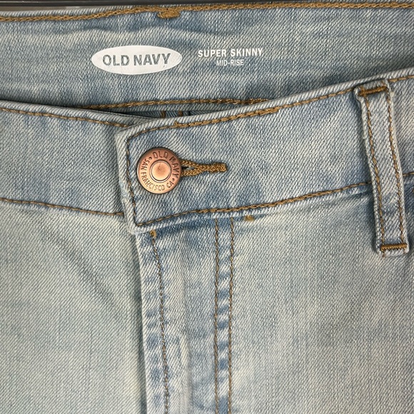NWT-Old Navy Super Skinny Medium Rise Light Wash Blue Jeans - Picture 4 of 8